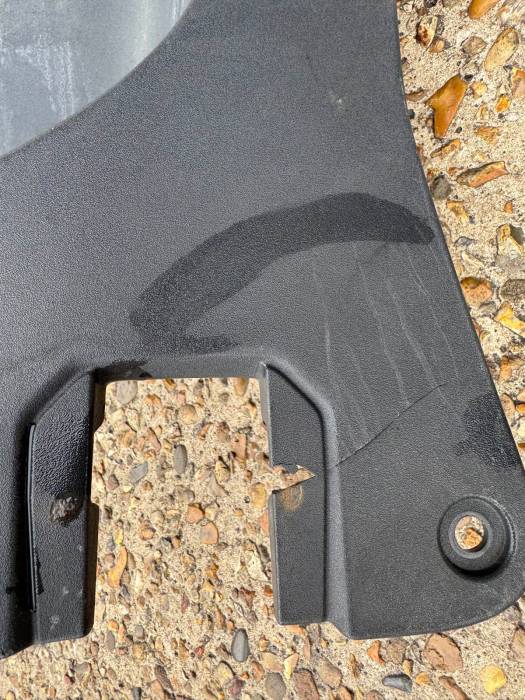 Volvo FH4/FM4 Upper Step Wing Cover RH 82819477 82819482 DT 2.71376 Euro 6 Used view 3