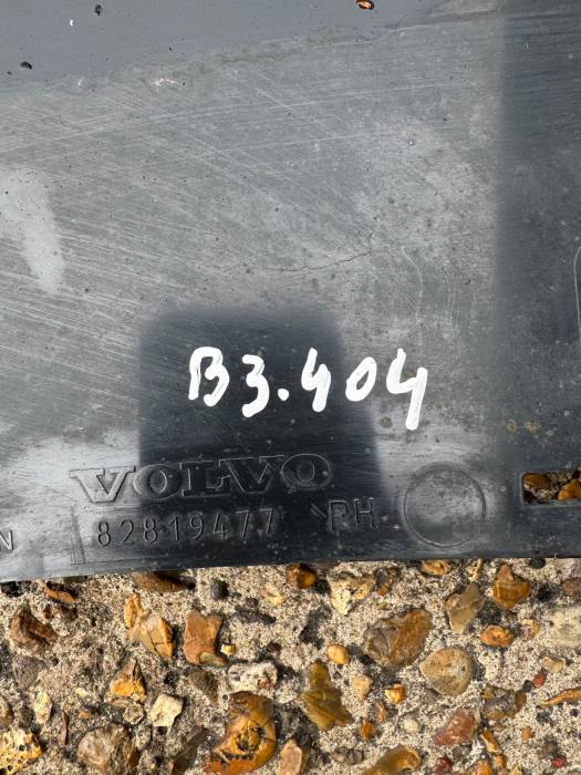 Volvo FH4/FM4 Upper Step Wing Cover RH 82819477 82819482 DT 2.71376 Euro 6 Used view 5