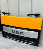 DAF XF106 Upper Main Grille 1835730 1892076 1892077 Front Panel Euro 6 Used view 3