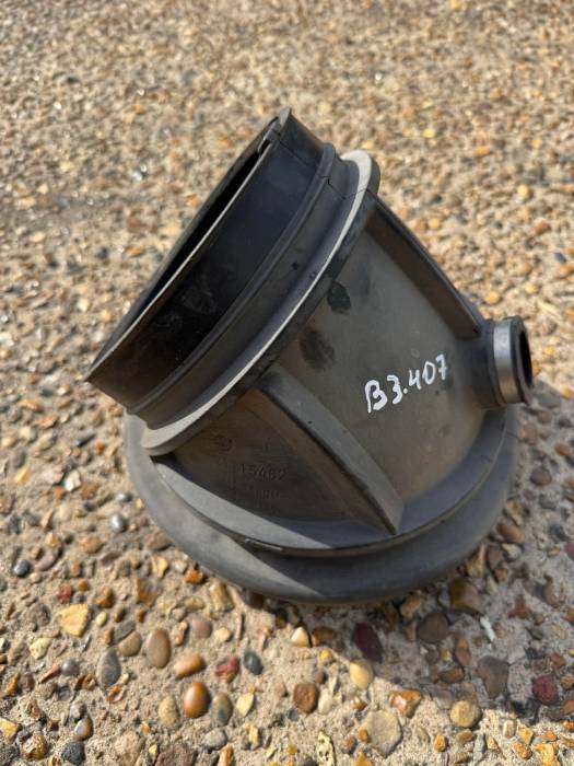 Volvo FH4/FH13 Air Intake Hose Elbow 21115482 7421115482 Euro 6 Used view 2