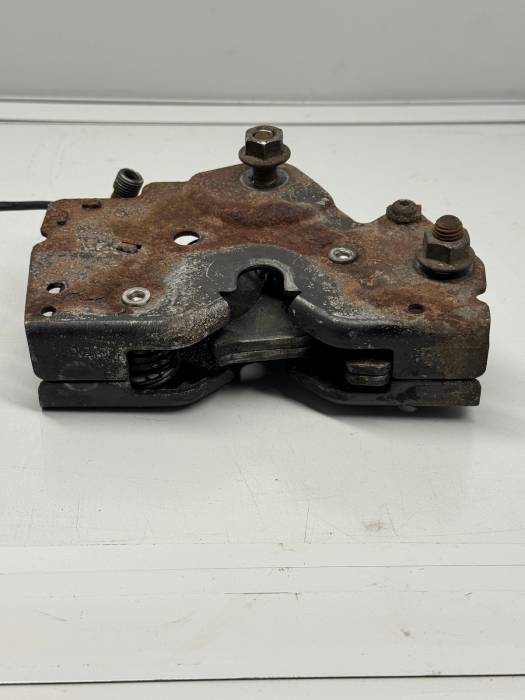 DAF XF106/CF Cabin Tilt Lock Left 1878677 1878678 5.65056 050.2694 Euro 6 Used view 7