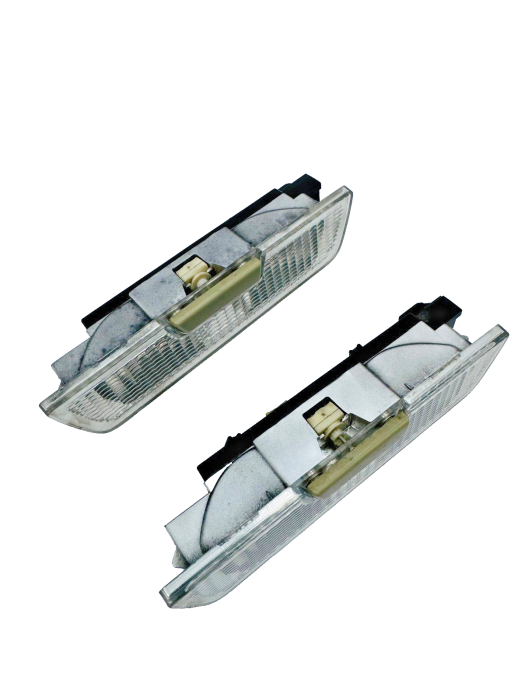 Volvo FH Interior Dome Light 84383330 82151260 84814291 23710845 Pair Euro 6 view 2