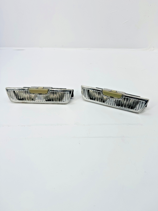 Volvo FH Interior Dome Light 84383330 82151260 84814291 23710845 Pair Euro 6 view 4