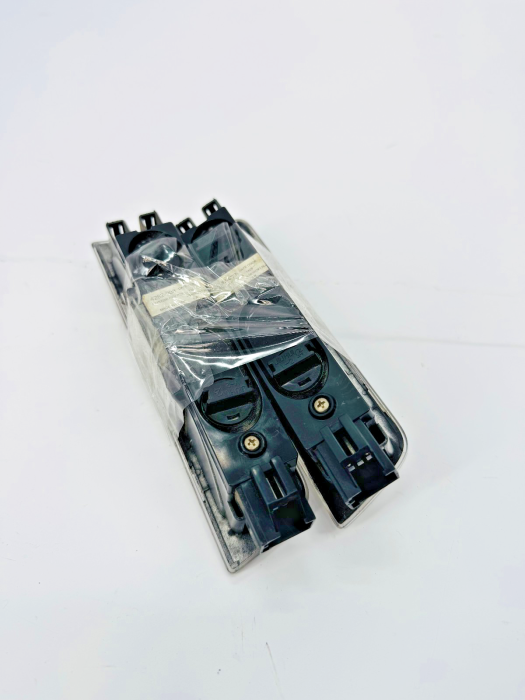 Volvo FH Interior Dome Light 84383330 82151260 84814291 23710845 Pair Euro 6 view 6