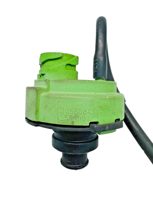 Volvo FH/FM Vacuum Switch 20560843 20409365 23307414 7420560843 −50 mbar Used