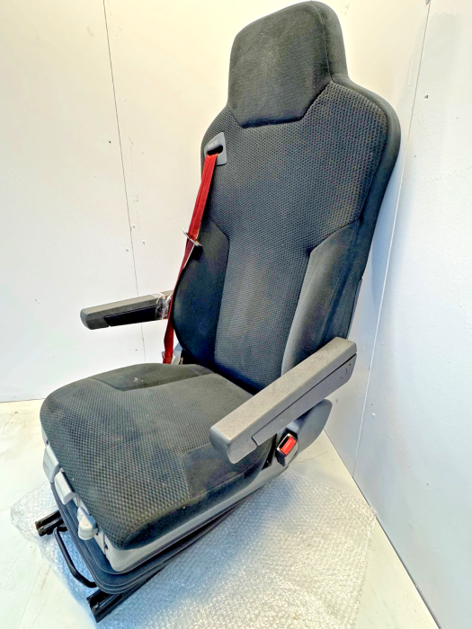 MAN TGS/TGX Driver Air Suspension Seat 81623076418 81623076506 RH 81.62307-6418 view 4