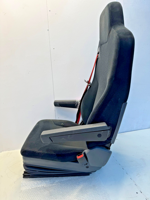 MAN TGS/TGX Driver Air Suspension Seat 81623076418 81623076506 RH 81.62307-6418 view 7