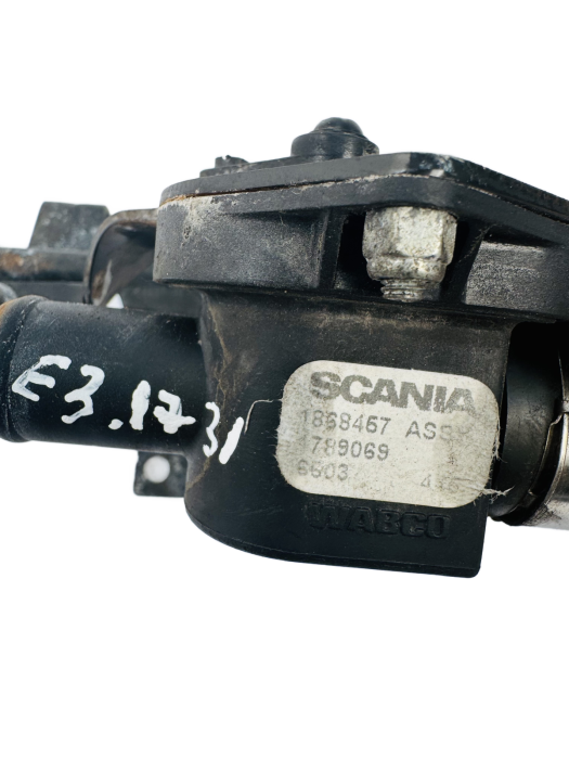 Scania P/G/R/T Heater Water Valve 1868467 1868457 1789068 Wabco 4460910320 Used view 3