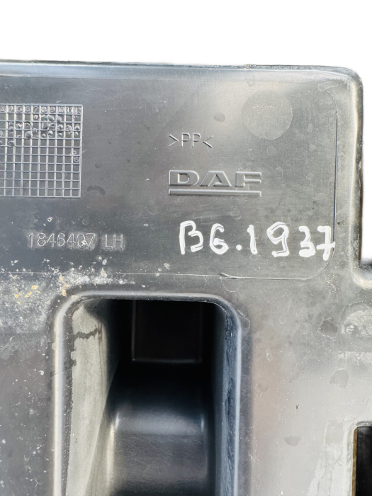 DAF XF106 Plastic Tool Storage Box 1846407 LH Left Side Euro 6 Used view 4