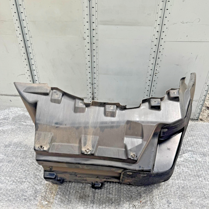 MAN TGX TG3 Front LH INNER WHEEL ARCH 81612300335 81.61230-0335 Euro 6 Used view 4