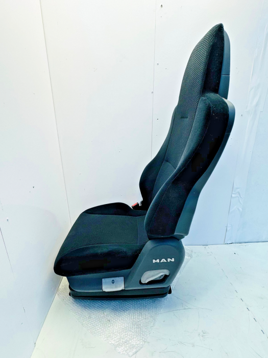 MAN TGX Passenger Seat 81623076326 81623076516 81623076330 RH 2015 Interior view 8