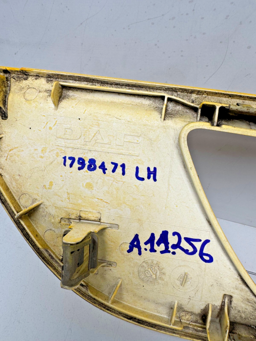 DAF XF106 Fog Lamp Frame Headlight LH 1798471 1880378 3077525 Euro 6 Used view 4