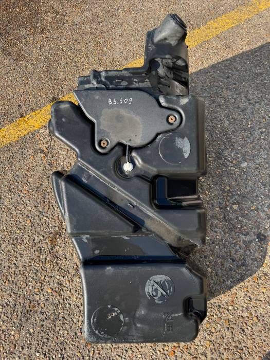 DAF XF106 AdBlue Tank 1981181 1981182 2022767 2033354 1946315 90L Euro 6 Used view 7