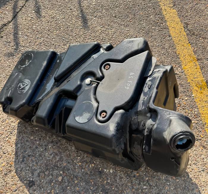 DAF XF106 AdBlue Tank 1981181 1981182 2022767 2033354 1946315 90L Euro 6 Used view 9