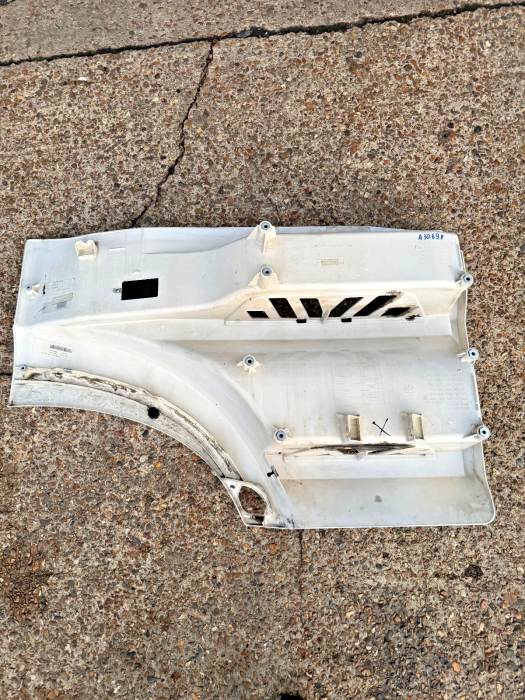 Mercedes Actros MP4/MP5 LH Upper Twin Step Panel A9606664603 A9606664503 Used view 7