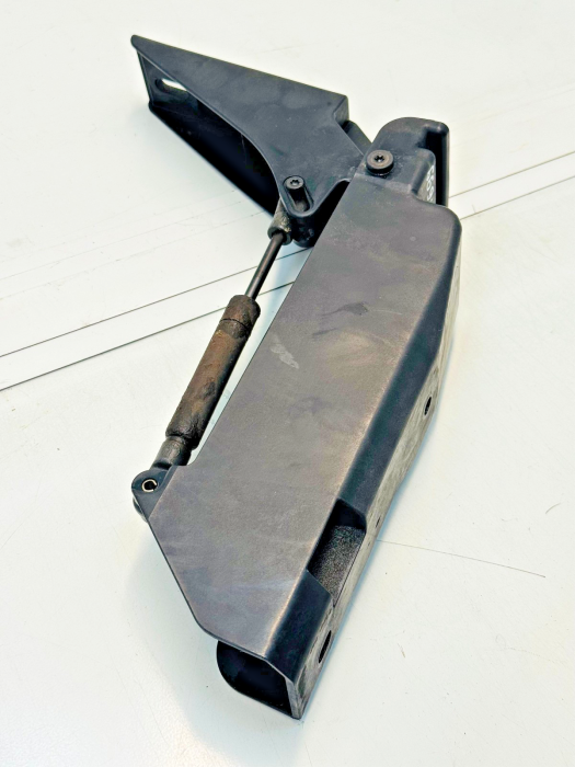 Mercedes Actros MP4 Side Fairing Hinge Left Lower A9607905269 Euro 6 Used view 5