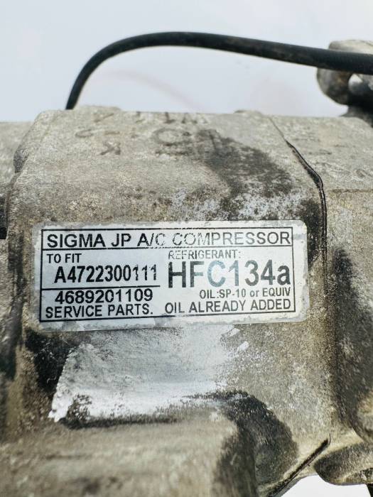 Mercedes-Benz Actros MP4 A/C Compressor A4722300111 A4722300311 24V R134a Used view 3