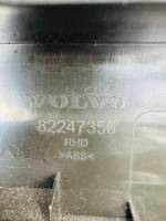 Volvo VNL Interior Steering Column Dash Trim Kit 82498766 82247356 82225568 Used view 4