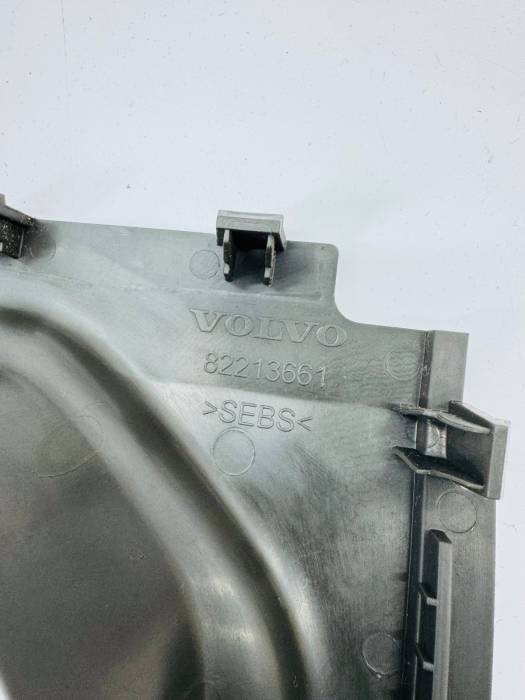 Volvo VNL Interior Steering Column Dash Trim Kit 82498766 82247356 82225568 Used view 6