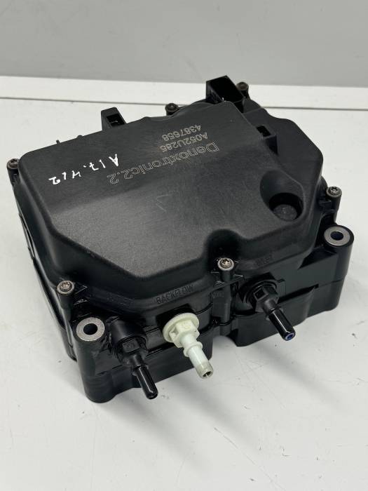 DAF XF106/CF Bosch Denoxtronic 2.2 AdBlue Pump 4387658 0444042136 24V Euro 6 view 3