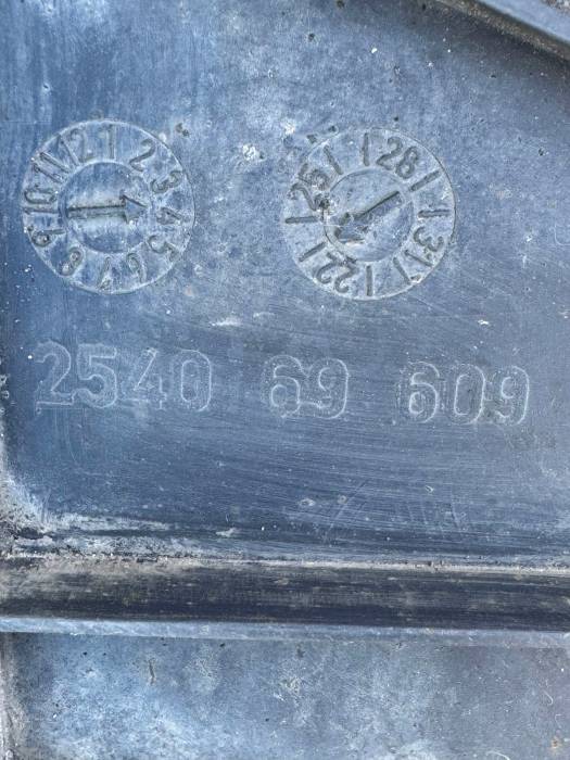 Man TGS/TGX Rear Mudguard Fender 254069609 81664106625 With Mudflap Used view 6