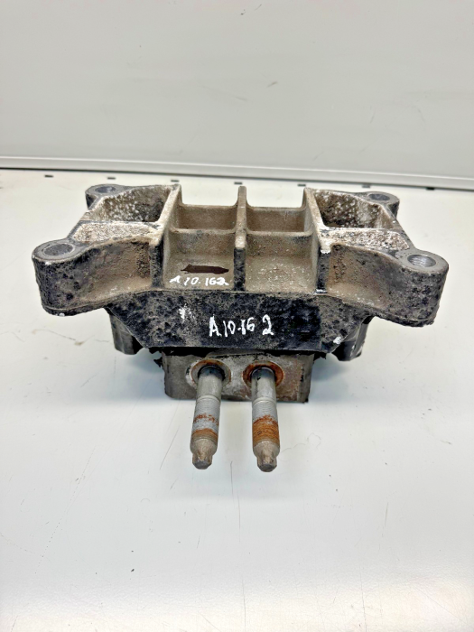 Volvo FH/FM Rear Engine Mount V05375 21416525 20499469 20499470 L/R – Used view 6