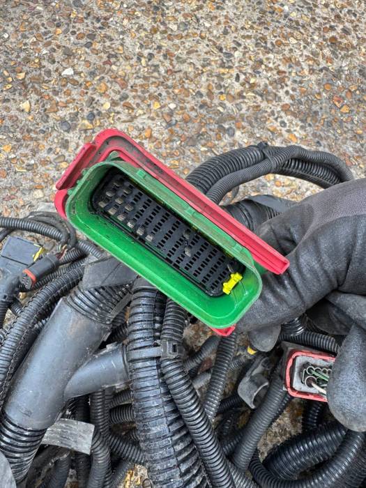 Volvo FH4/FM4 Full Wiring Loom Set 21706081 21570596 21548980 21806140 Used view 9