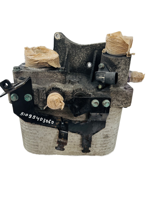 MAN TGX Engine Oil Cooler Housing 51095403060 51.09540-3060 51095007148 Used view 8