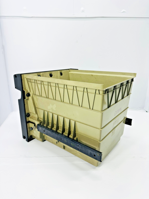 Volvo FH4/FM4 Glove Box Storage Drawer 82174063 82175205 82175204 Euro 6 Used view 5