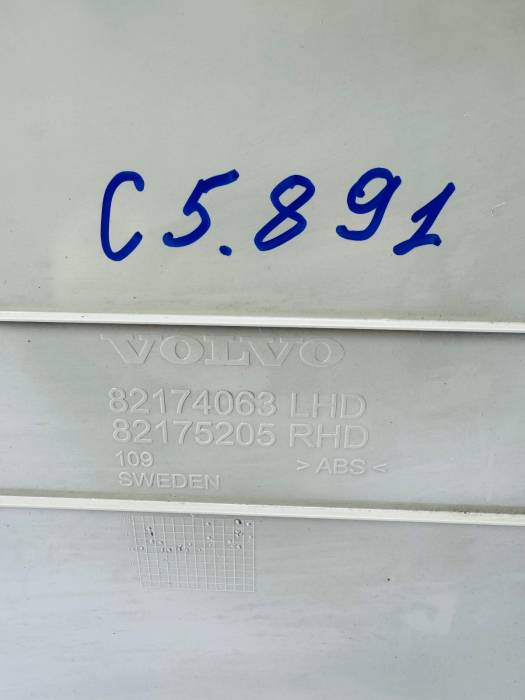 Volvo FH4/FM4 Glove Box Storage Drawer 82174063 82175205 82175204 Euro 6 Used view 7