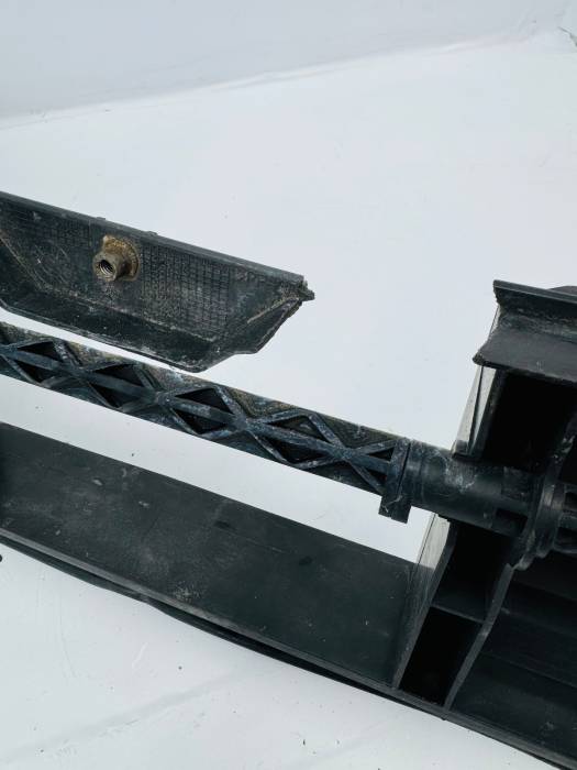 Mercedes Actros MP4 Radiator Air Deflector Shutter 110014401 LH Euro 6 Used view 7