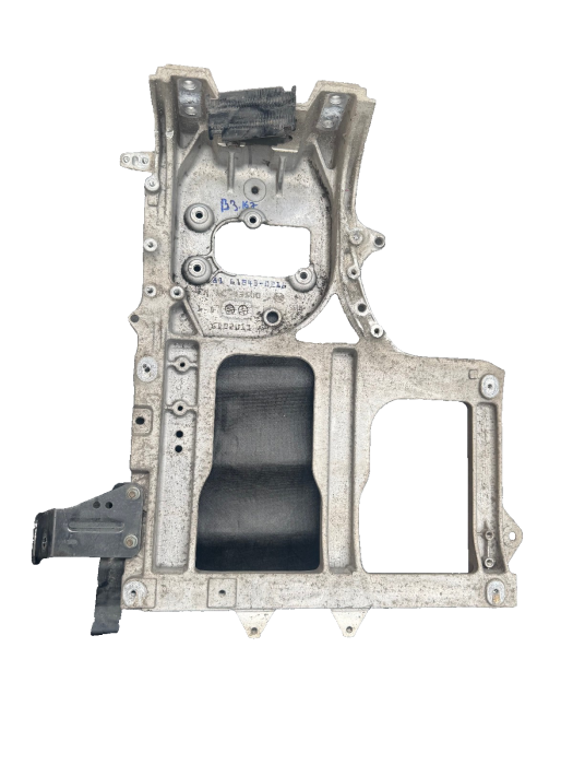 MAN TGX/TG3 Front Mudguard Bracket RH 81612430216 81.61243-0216 Euro 6 Used view 3