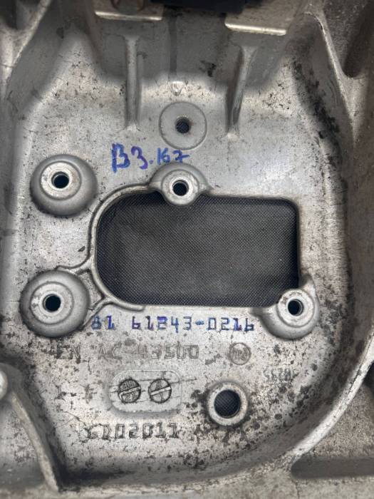 MAN TGX/TG3 Front Mudguard Bracket RH 81612430216 81.61243-0216 Euro 6 Used view 4