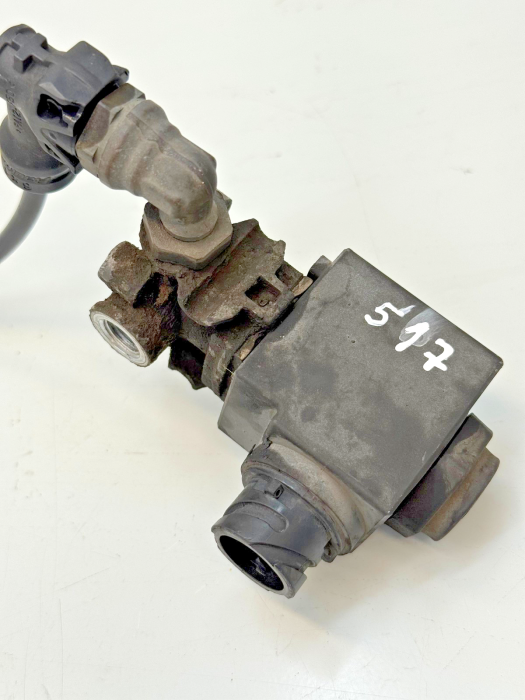 Volvo FH/FM Air Solenoid Valve Norgren 9041025 1078316 3165144 24V 3/2 Used