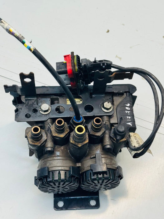 Volvo FH4/FM4 EBS Modulator Valve Knorr-Bremse 21114975 22225552 K029247 24V