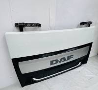 DAF XF106 Front Grille Panel 1835730 1892076 1892074 2191694 Front Euro 6 view 3