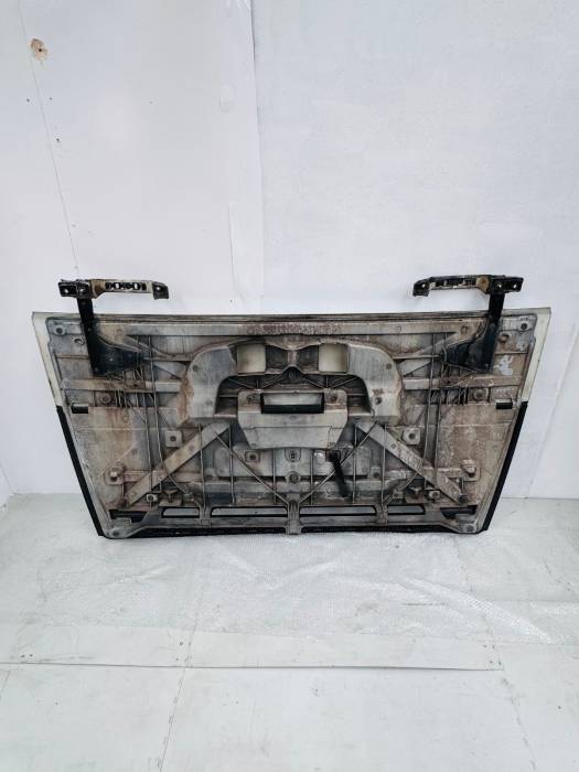 DAF XF106 Front Grille Panel 1835730 1892076 1892074 2191694 Front Euro 6 view 5