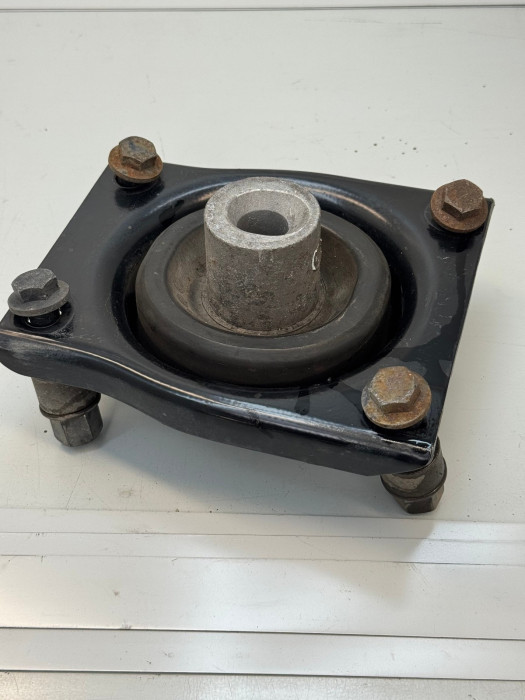 Volvo FH4/FM4 Front Engine Mount 21997378 21810944 108838 Rubber Cushion Used