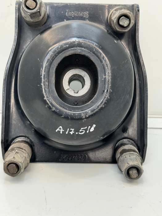 Volvo FH4/FM4 Front Engine Mount 21997378 21810944 108838 Rubber Cushion Used