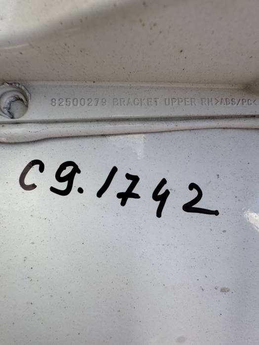 Volvo FH4 Upper RH Cab Side Spoiler 82500279 Bracket ABS/PC Genuine Used view 8