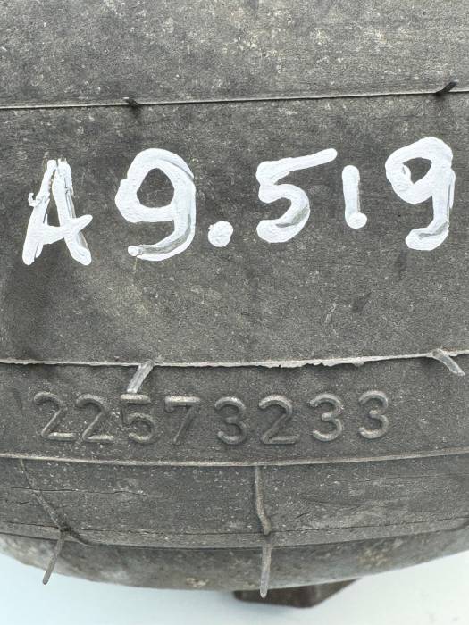 Volvo FH/FM Lift Axle Air Spring 22573233 20541504 7420541504 Tag/Pusher Used view 5