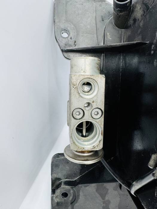 MAN TGX/TGS Auxiliary Air Conditioning Filter Housing 81619106052 81.61910-6052 view 8