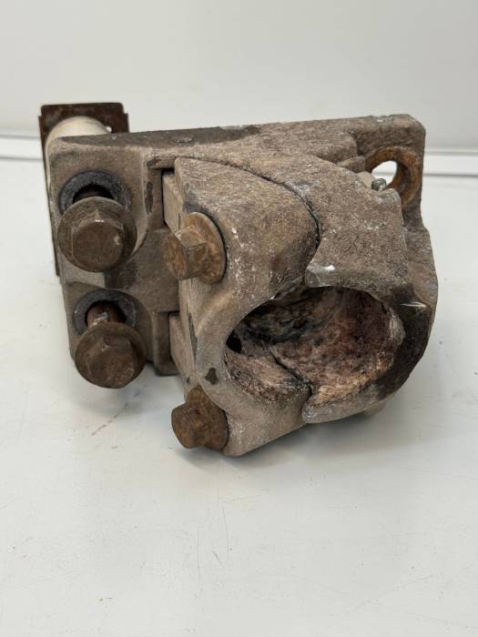 Volvo FH/FM Rear Mudguard Bracket 21213203 21213202 7421213203 7421213202 Used view 4