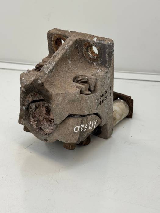 Volvo FH/FM Rear Mudguard Bracket 21213203 21213202 7421213203 7421213202 Used view 5