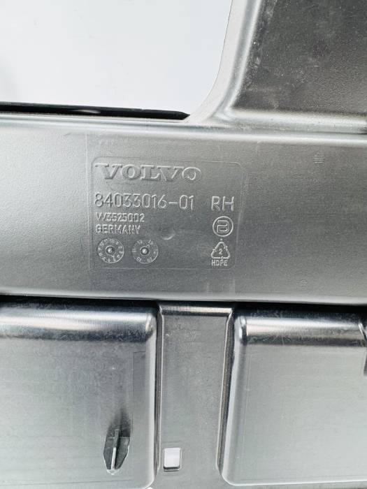 VOLVO FH4/FM4 Instrument Panel Holder 84045830 84033016 W5525002 RH Used view 3