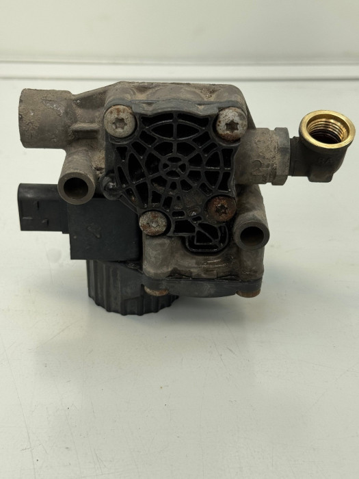 Volvo FH4/FM4 ABS Modulator Valve 21327360 7421327358 K038400 24V Front Used