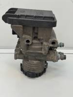 Volvo FH4/FM4 EBS Modulator Valve 21114974 K029246 22225550 Front Axle 24V Used view 2