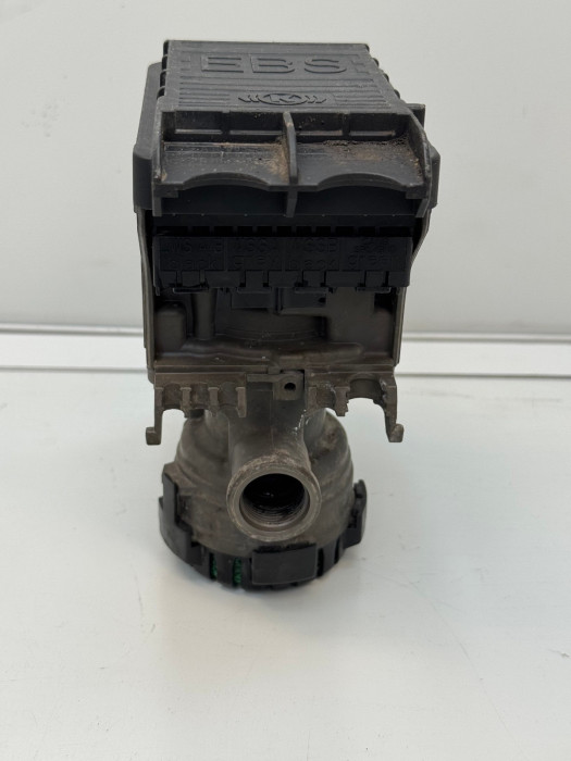 Volvo FH4/FM4 EBS Modulator Valve 21114974 K029246 22225550 Front Axle 24V Used