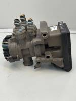 Volvo FH4/FM4 EBS Modulator Valve 21114974 K029246 22225550 Front Axle 24V Used view 5