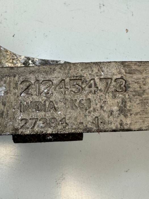 Volvo FH4/FM4 Mudguard Bracket Anchorage 21245473 22631355  Front Euro 6 Used view 2